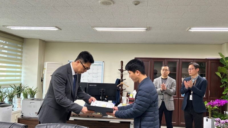 2023년 신규직원 임용장 수여식 2023년 신규직원 임용장 수여식.jpg