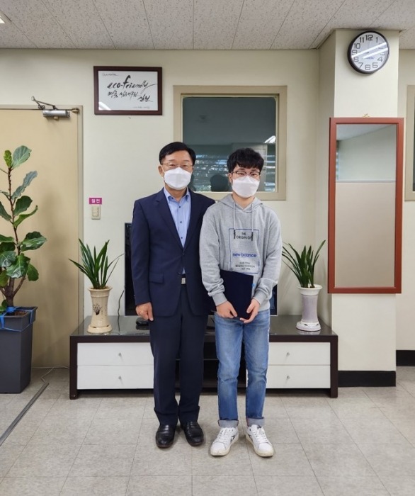 2022년 제4차 직원 채용 임용장 수여식.jpg