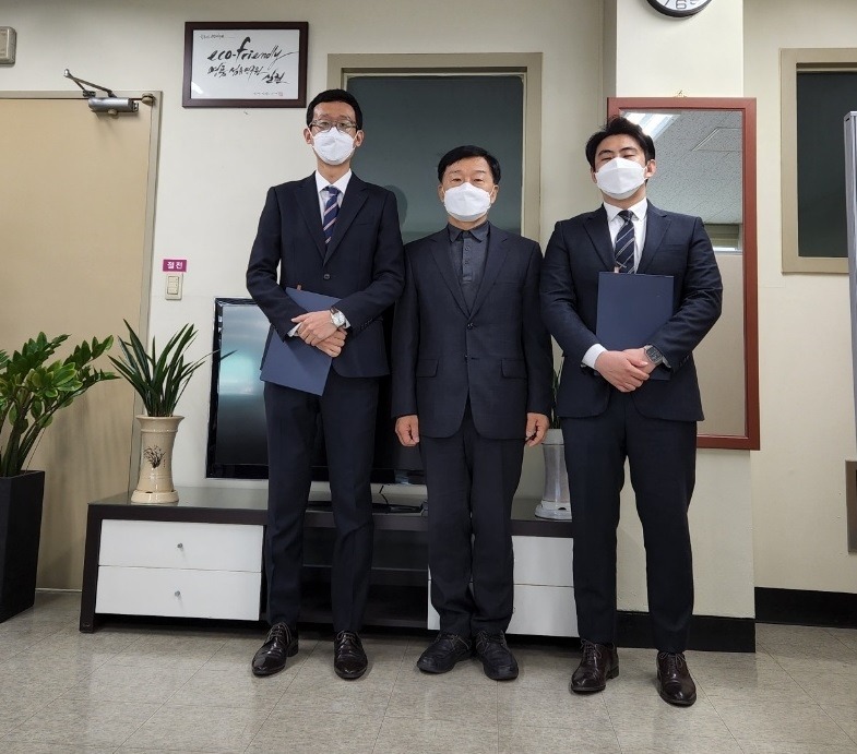 2022년 제1차 직원 채용 임용장 수여식.jpg
