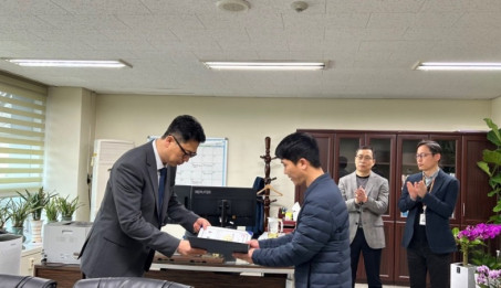 2023년 신규직원 임용장 수여식.jpg