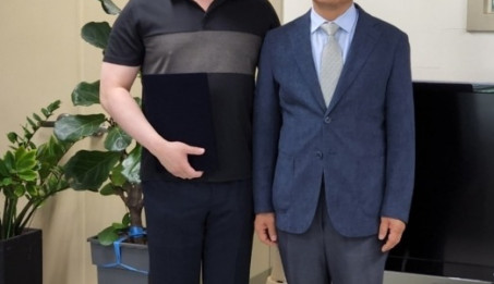 2022년 직원 임명장 수여식.jpg